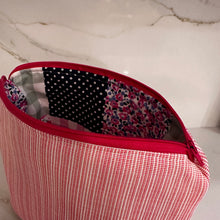 Load image into Gallery viewer, Plateia Coral Raffia Zipper Bags