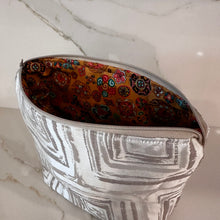 Load image into Gallery viewer, Plateia Champagne Tiles Zipper Bags