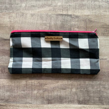 Load image into Gallery viewer, Black Buffalo Check Zipper Bag