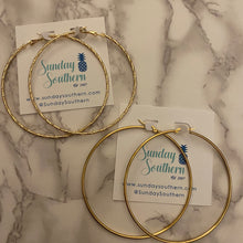 Load image into Gallery viewer, Smooth Thin Gold Hoop Earrings
